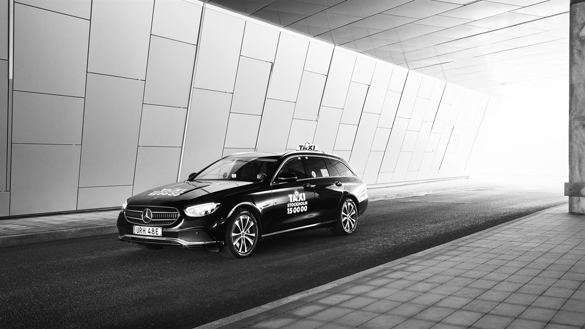 Svart mercedes från Taxi Stockholm